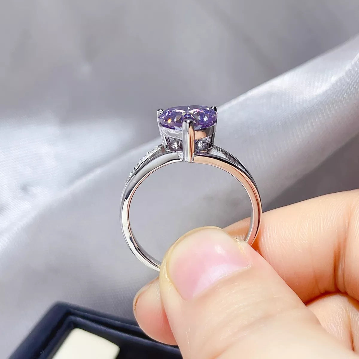Side view of the 3 carat moissanite ring setting