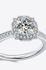1 carat moissanite ring in platinum-plated 925 sterling silver, close-up view