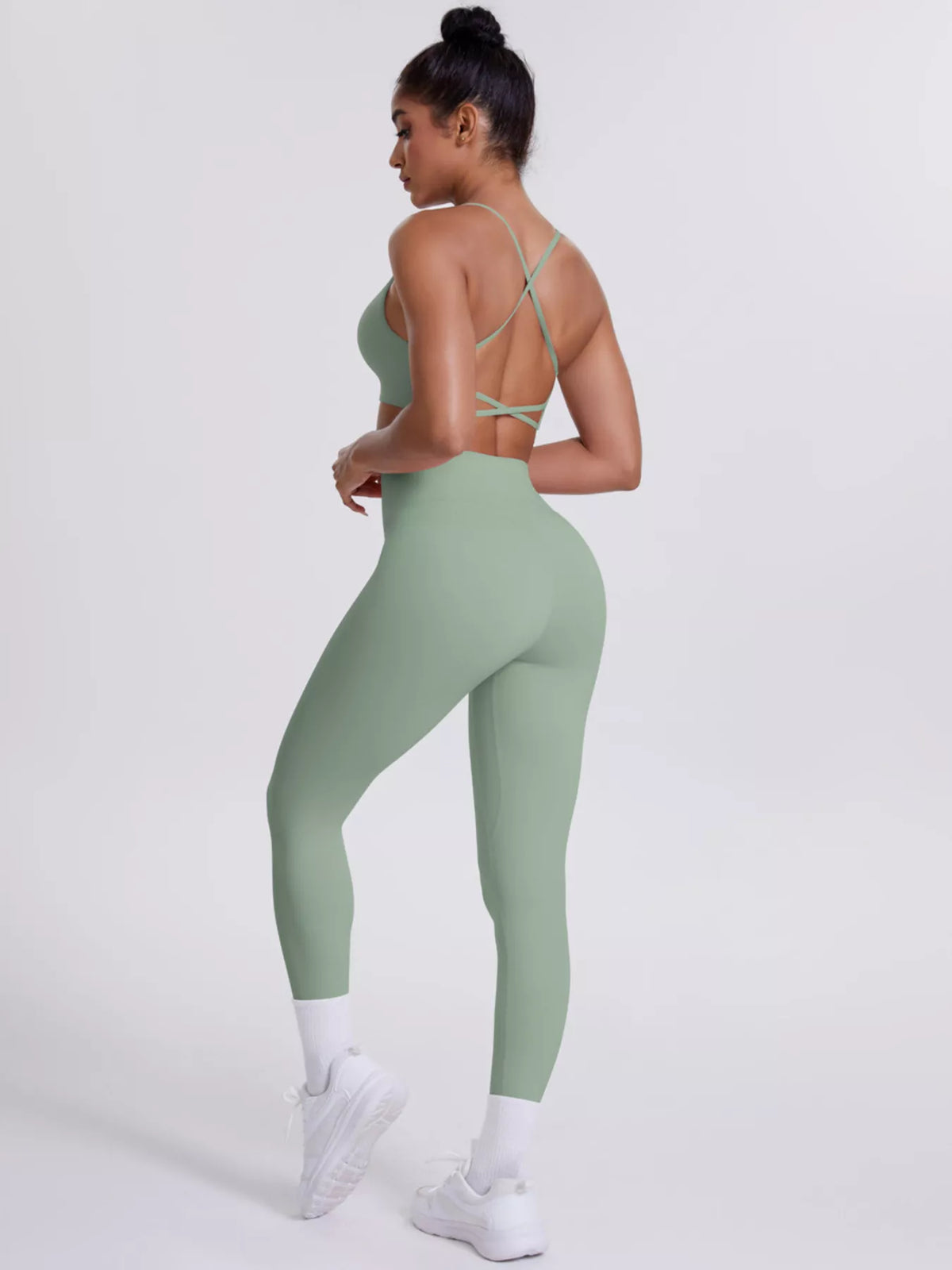 Back view of criss-cross back cami and leggings active set