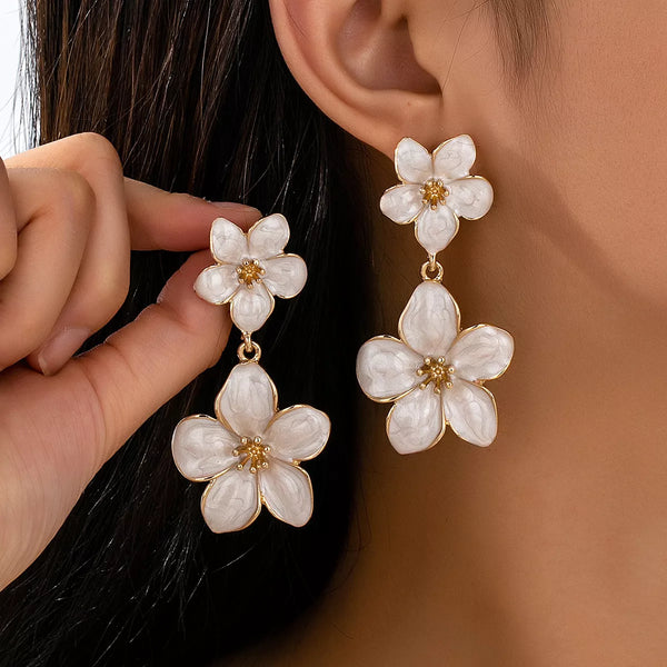 Flower dangle earrings