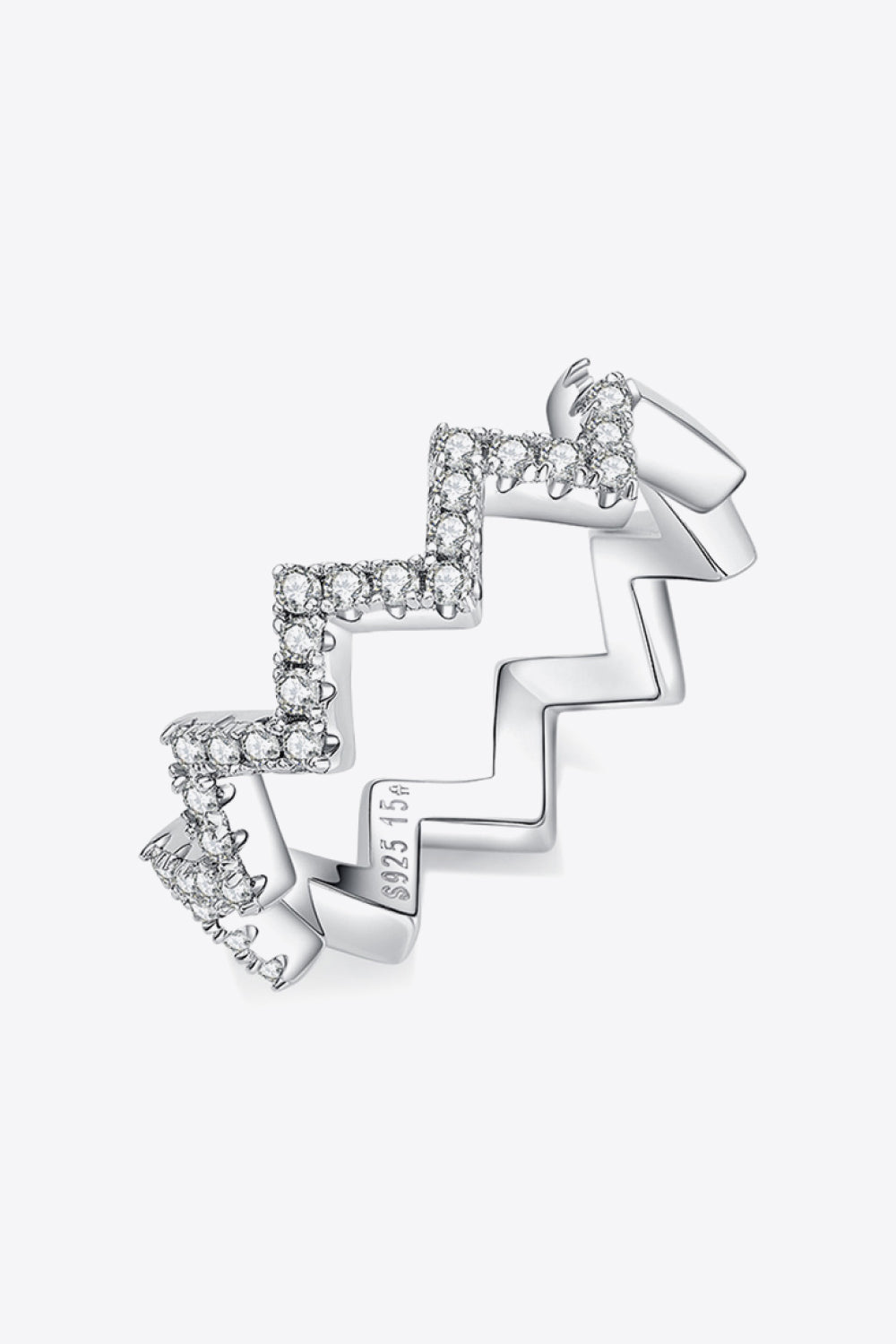 0.38 carat moissanite wavy band ring in platinum-plated 925 sterling silver