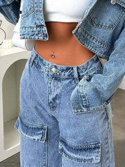 Light-wash cargo jeans with front thigh pockets and wide legs